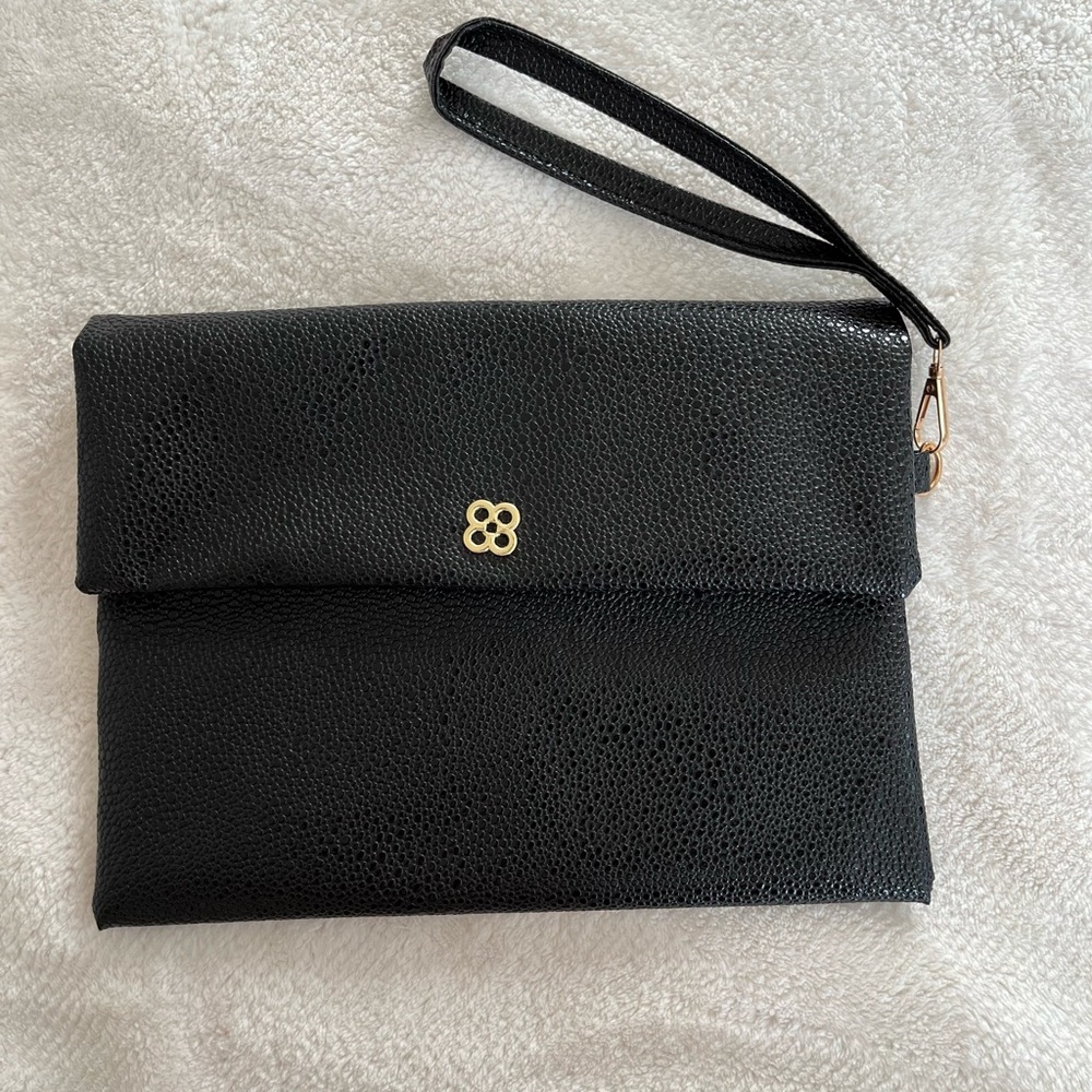 Lucky Clover Black Wristlet NWOT - Picture 4 of 5